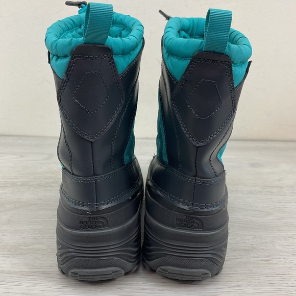 Kid’s The North Face Weatherproof Winter Boots - Picture 4 of 11